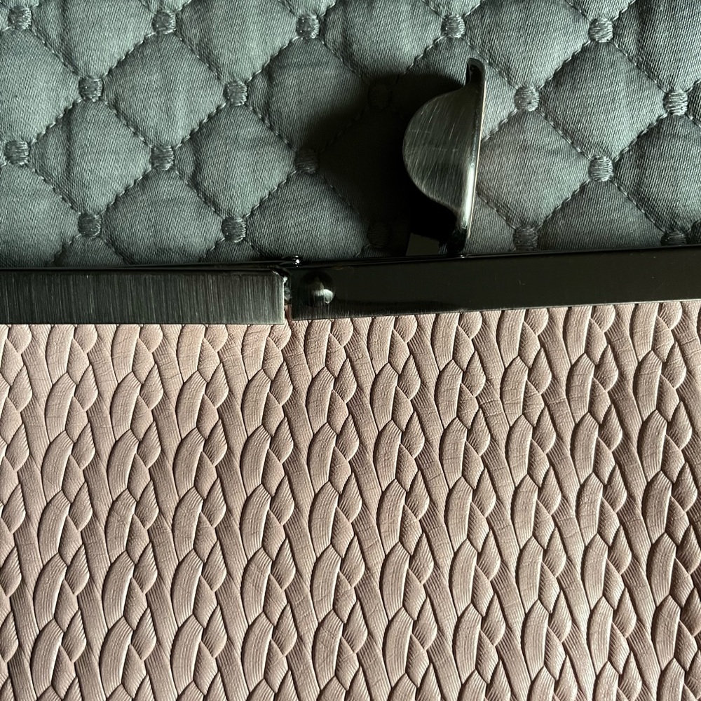 Patricia Nash coral pink clutch: crossbody - Picture 6 of 10